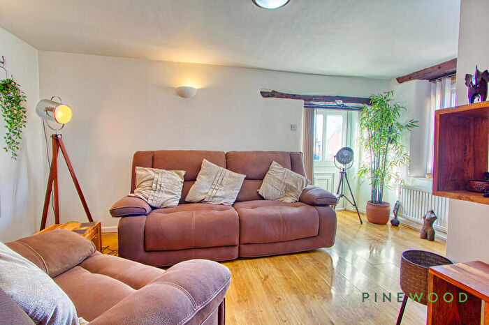 2 Bedroom Cottage For Sale In Netherthorpe, Staveley, Chesterfield, Derbyshire, S43
