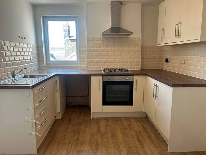2 Bedroom Flat To Rent In Nottingham Road, Eastwood, NG16