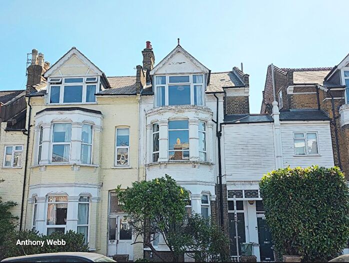 2 Bedroom Flat For Sale In Palmerston Crescent, Wood Green, N22