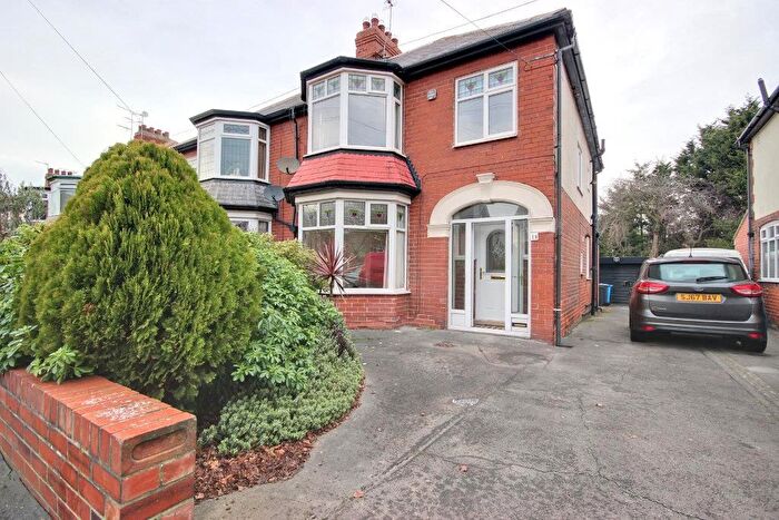 3 Bedroom Semi-Detached House For Sale In Allderidge Avenue, Kingston Upon Hull, HU5