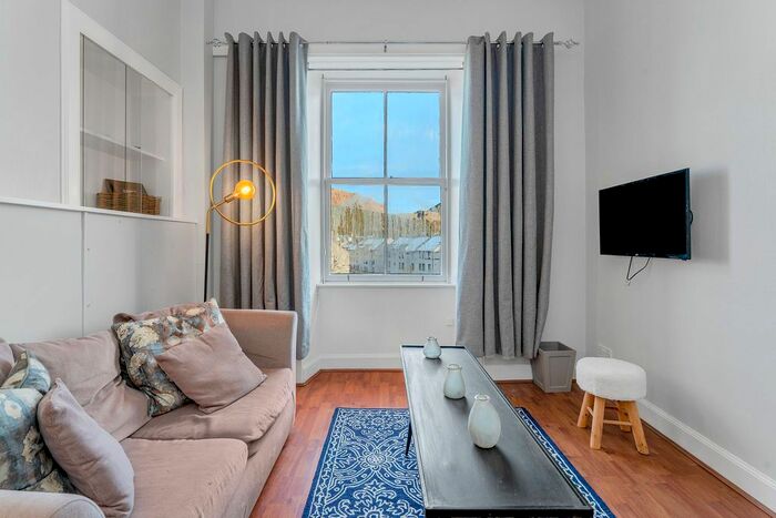 1 Bedroom Flat To Rent In St Leonards Street, Newington, Edinburgh, EH8