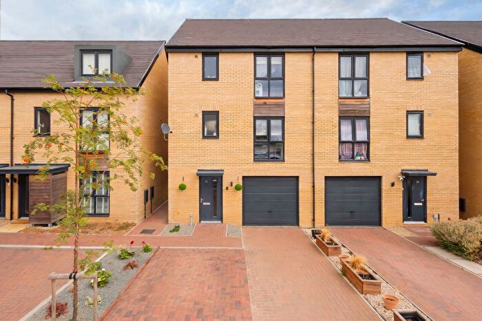 4 Bedroom Semi-Detached House For Sale In Crampton Road, Swindon, Wiltshire, SN3
