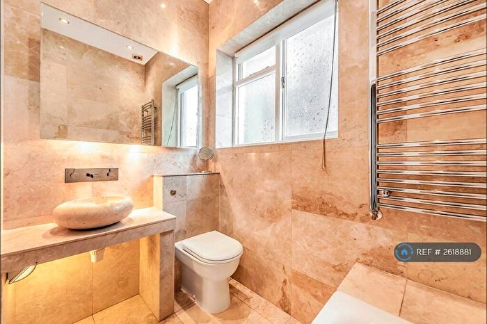2 Bedroom Flat To Rent In Belsize Park Gardens, London, NW3