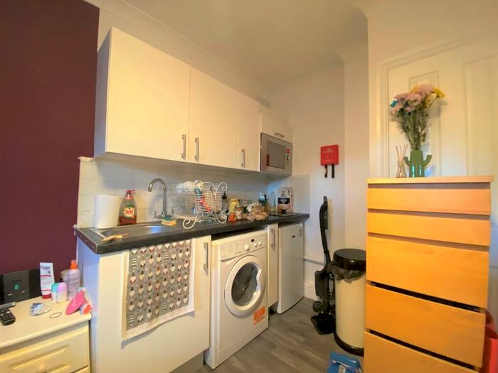 Studio To Rent In Nightingale Road, Bounds Green, London, N22