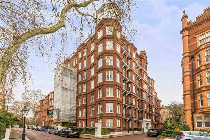 2 Bedroom Flat To Rent In Hyde Park Gate, London, SW7