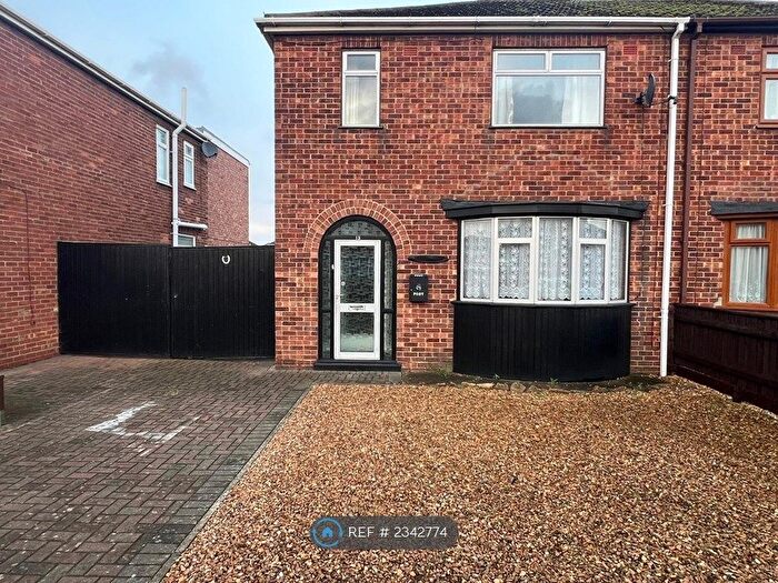 3 Bedroom Semi-Detached House To Rent In Windsor Drive, Peterborough, PE2