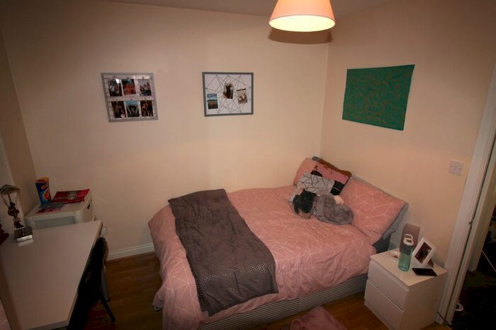 5 Bedroom Maisonette To Rent In Myrtle Grove, Jesmond, Newcastle Upon Tyne, NE2