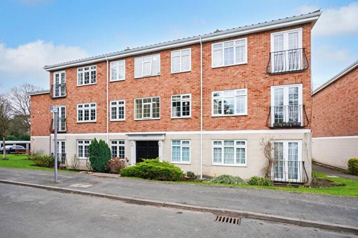 2 Bedroom Flat For Sale In Gainsborough Court, Station Avenue, Walton On Thames, Surrey, KT12