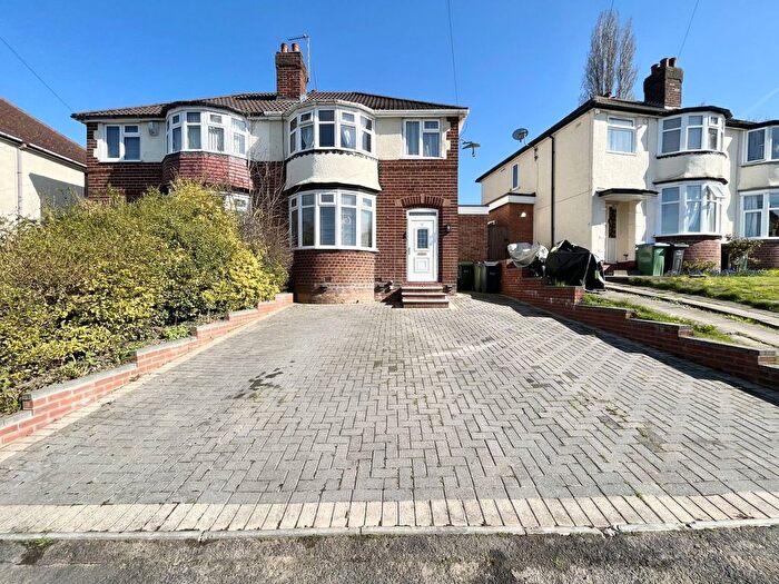 3 Bedroom Semi Detached House To Rent In Regent Drive, Tividale, Oldbury., B69