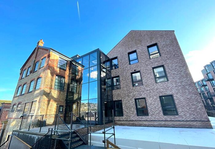 1 Bedroom Apartment To Rent In Leigh Street, High Wycombe, HP11