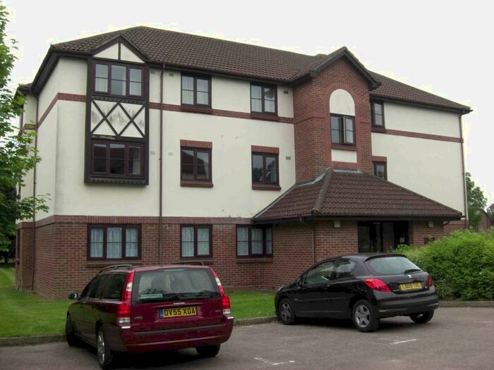 1 Bedroom Flat To Rent In Wordsworth Mead, Redhill, RH1