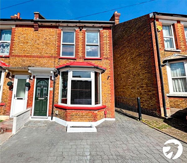 2 Bedroom Semi Detached House For Sale In Sheals Crescent, Maidstone, Kent, ME15