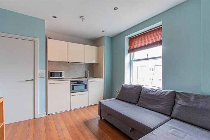 1 Bedroom Flat For Sale In Sealock Warehouse, Cardiff Bay, CF10