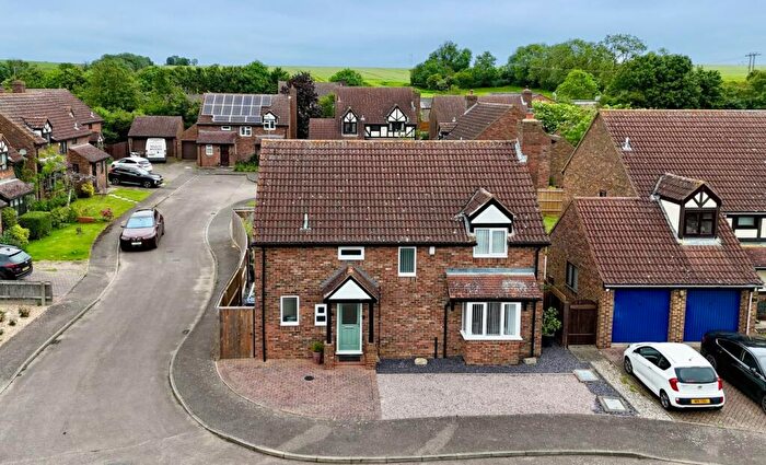 4 Bedroom Detached House For Sale In Hunters Way, Kimbolton, Huntingdon, PE28