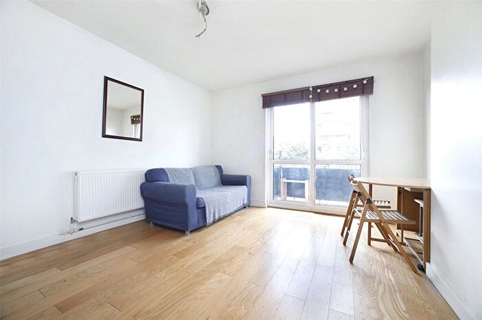 3 Bedroom Flat For Sale In Munday House, Burbage Close, London, SE1
