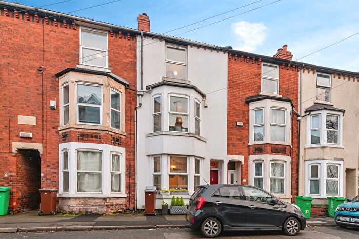 3 Bedroom Terraced House For Sale In Lees Hill Street, Nottingham, NG2