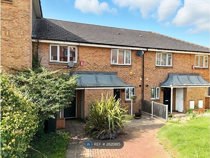 2 Bedroom Terraced House To Rent In Grove Road, Romford, RM6