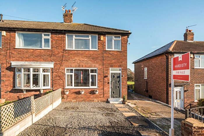 3 Bedroom End Of Terrace House For Sale In Highfield Close, Leeds, West Yorkshire, LS12
