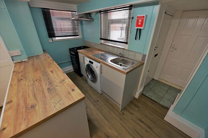 Studio To Rent In Cardigan Road, LS6