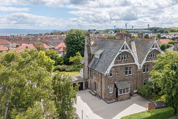 4 Bedroom Maisonette For Sale In Milton Road, Kirkcaldy, KY1