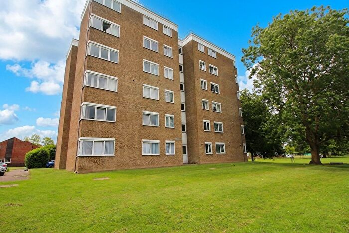 2 Bedroom Flat For Sale In Baileys Field, Heron House Baileys Field, TN23