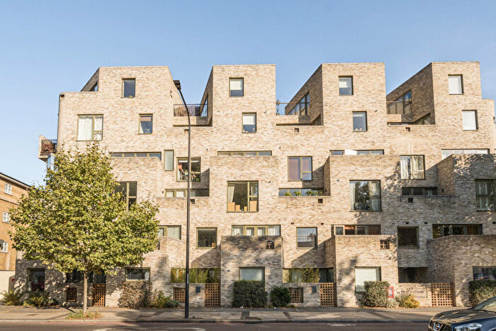 2 Bedroom Apartment For Sale In Peckham Road, London, SE15