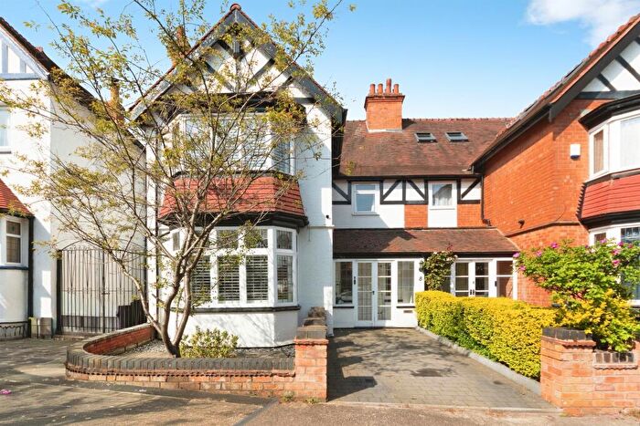 4 Bedroom Semi-Detached House For Sale In Southam Road, Birmingham, B28