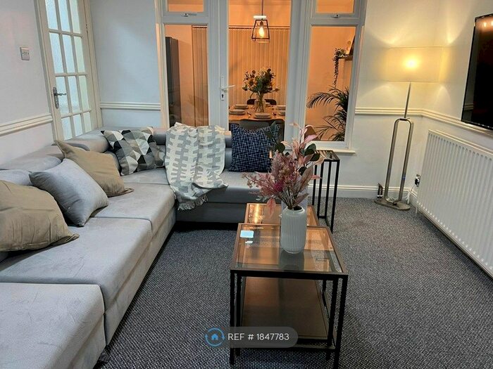 4 Bedroom Semi-Detached House To Rent In St. Lukes Road, Oxford, OX4
