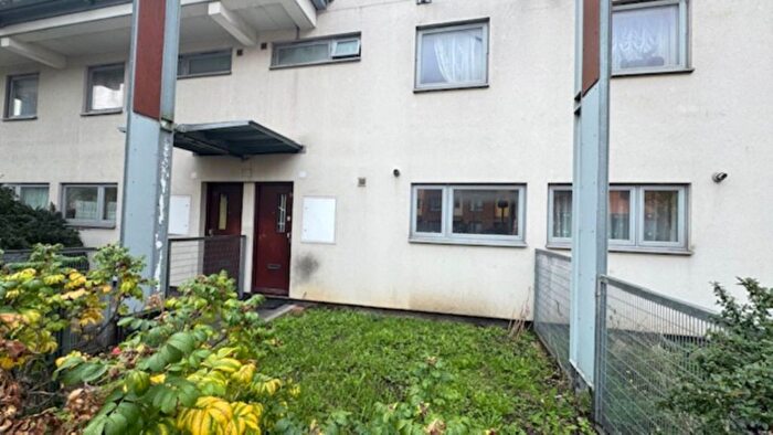 3 Bedroom Maisonette To Rent In Fothergill Close, London, E13