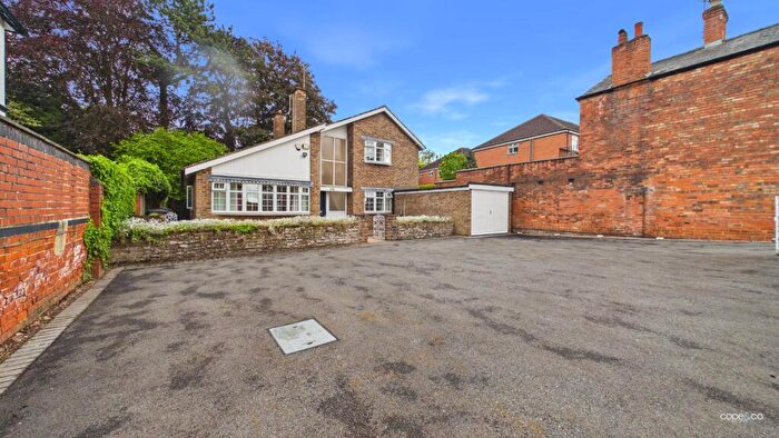 3 Bedroom Detached House To Rent In Burton Road, Derby, Derbyshire, DE23