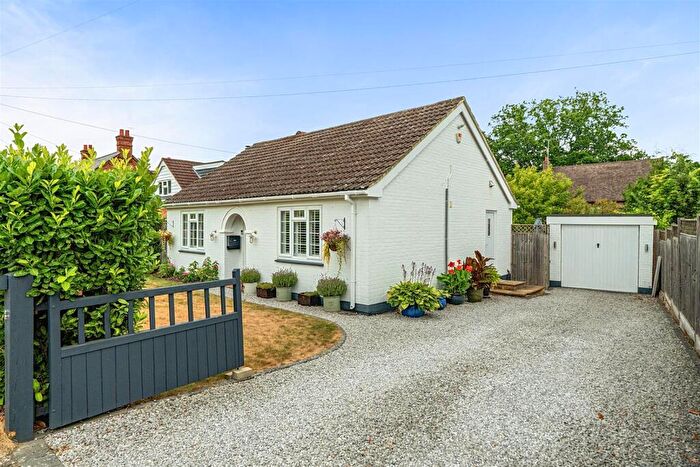 3 Bedroom Detached Bungalow For Sale In Ellis Road, Crowthorne, Berkshire, RG45