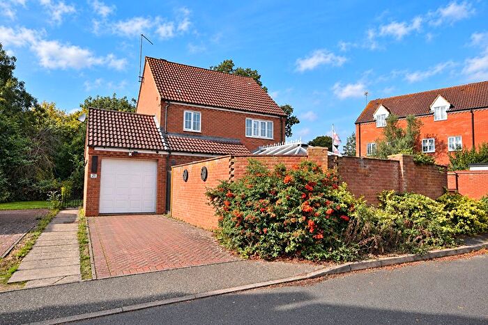 3 Bedroom Detached House For Sale In Ladymead Close, Northampton, NN4
