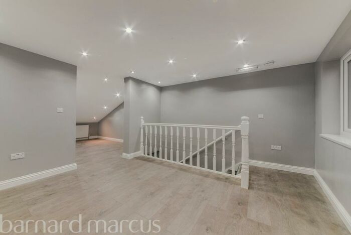 4 Bedroom Semi-Detached House To Rent In Carshalton Road, Sutton, SM1