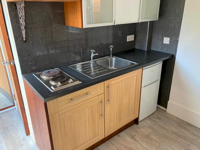 1 Bedroom Flat To Rent In Very Near Gunnersbury Crescent Area, Acton Town, W3