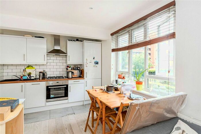 3 Bedroom Flat To Rent In Bletchley Court, Wenlock Street, N1