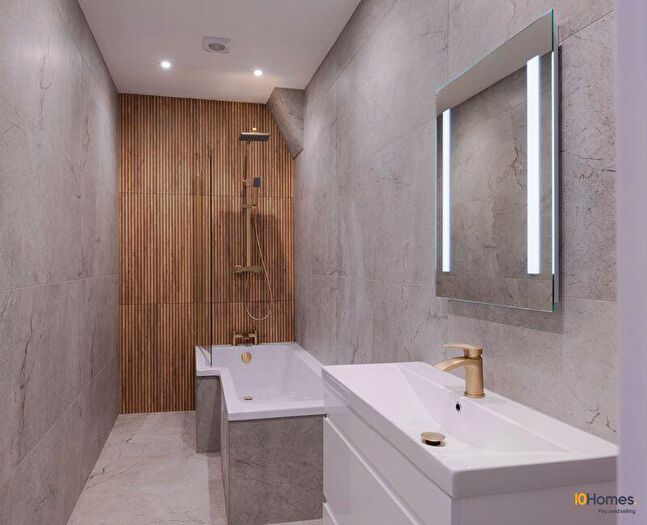 3 Bedroom Terraced House For Sale In Coppice Street, Oldham, OL8