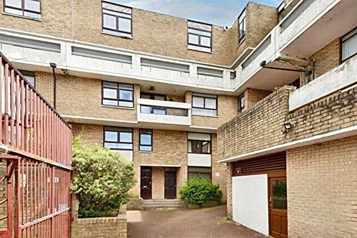 1 Bedroom Flat For Sale In Kenilworth Court, Washington, NE37