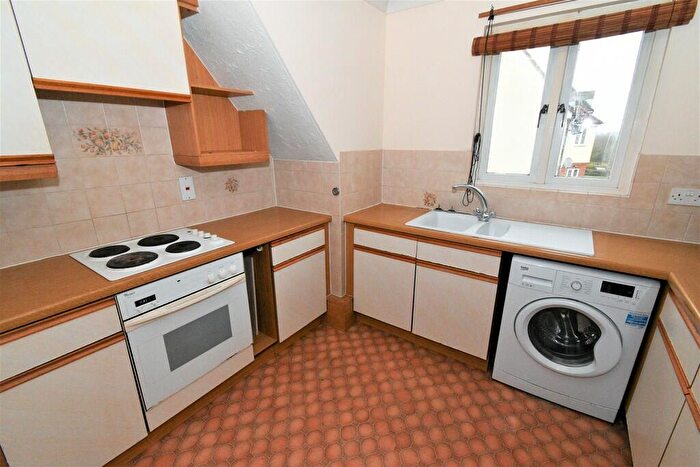 2 Bedroom Apartment To Rent In Melba Court, Writtle, CM1