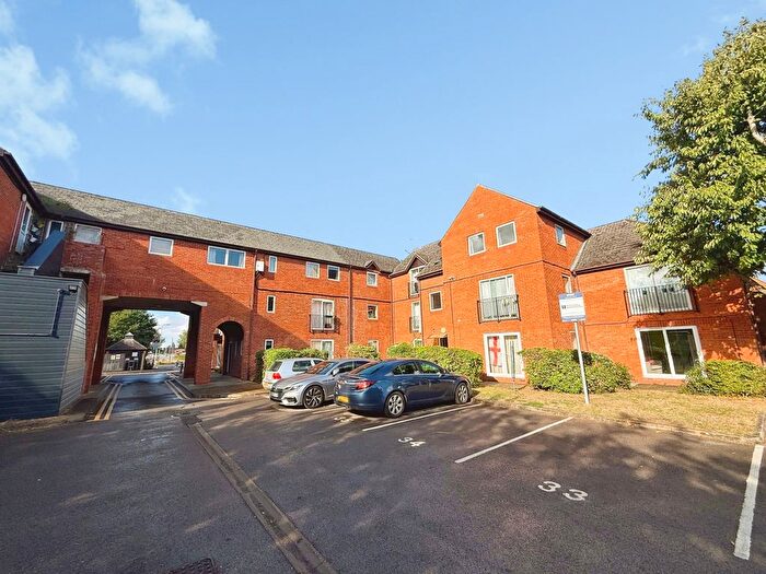 1 Bedroom Flat For Sale In Westholm Court, Bicester, Oxfordshire, OX26