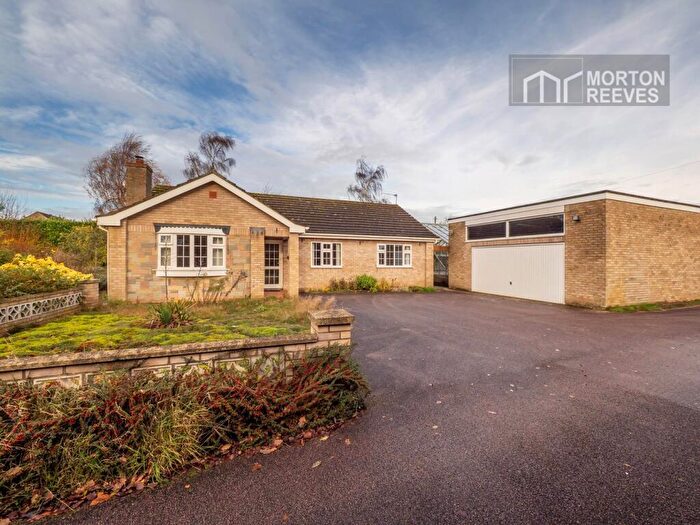 3 Bedroom Bungalow For Sale In The Street, Poringland, NR14