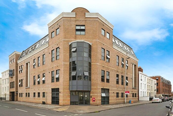 2 Bedroom Flat For Sale In Park Road, Gloucester, Gloucestershire, GL1