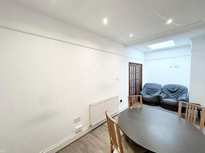 3 Bedroom Apartment To Rent In Pinner Road, Harrow, HA2