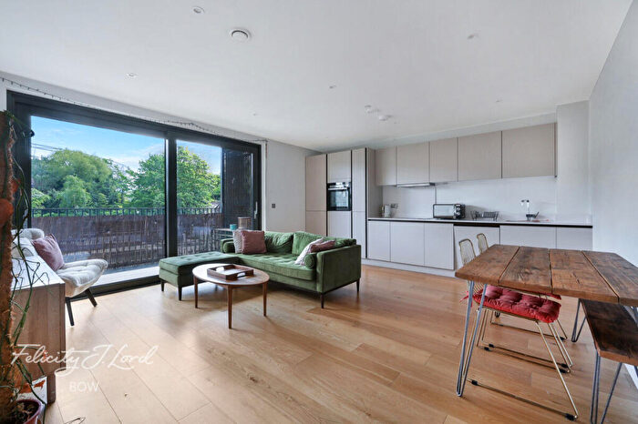1 Bedroom Apartment For Sale In Navigators Walk, London, E3