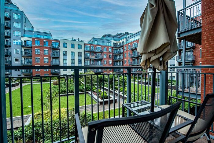 1 Bedroom Flat For Sale In Aerodrome Road, Beaufort Park, Colindale, NW9