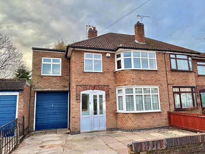 4 Bedroom Semi Detached House For Sale In Heybrook Avenue, Blaby, Leicester, Leicestershire., LE8