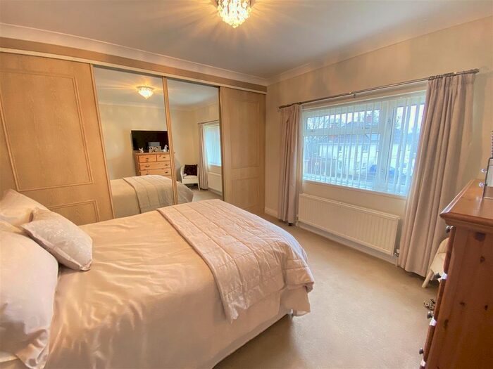 3 Bedroom Semi Detached House For Sale In Maesyrhaf, Cross Hands