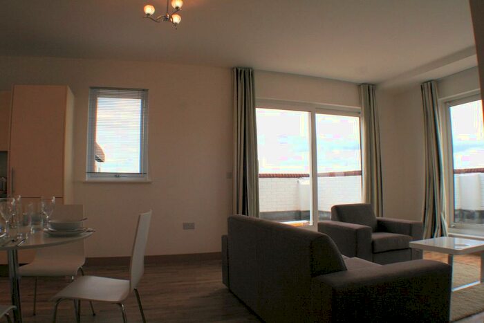 2 Bedroom Flat To Rent In Manor Road, Wallington, SM6