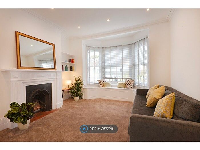 2 Bedroom Flat To Rent In Hillfield Road, London, NW6