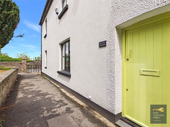 1 Bedroom Flat For Sale In Church Walk, Torrington, Devon, EX38