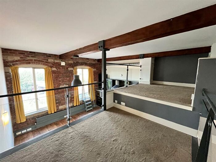 1 Bedroom Flat For Sale In Ledgard Wharf, Mirfield, WF14